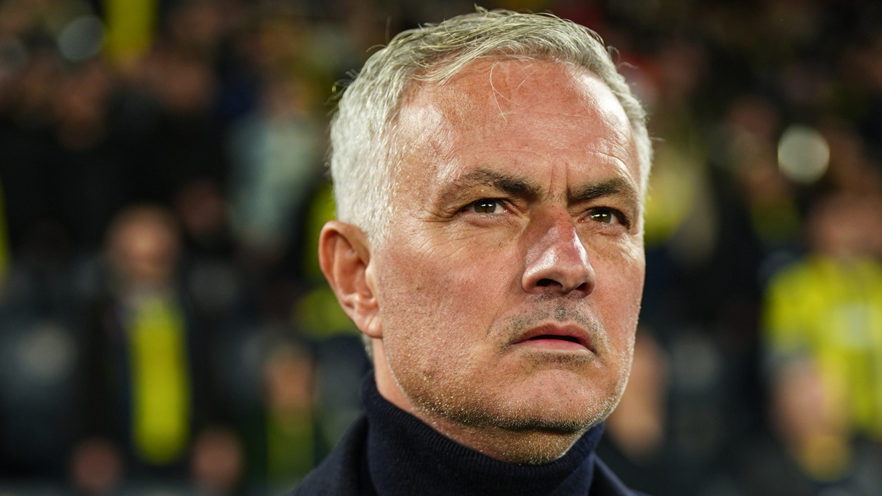 Foto - Eski futbolcu sandalyeye vura vura isyan etti: Herkes Mourinho sözlerini konuşuyor