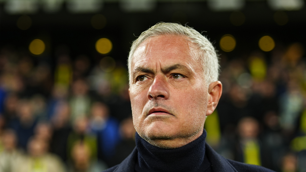 Foto - Eski futbolcu sandalyeye vura vura isyan etti: Herkes Mourinho sözlerini konuşuyor