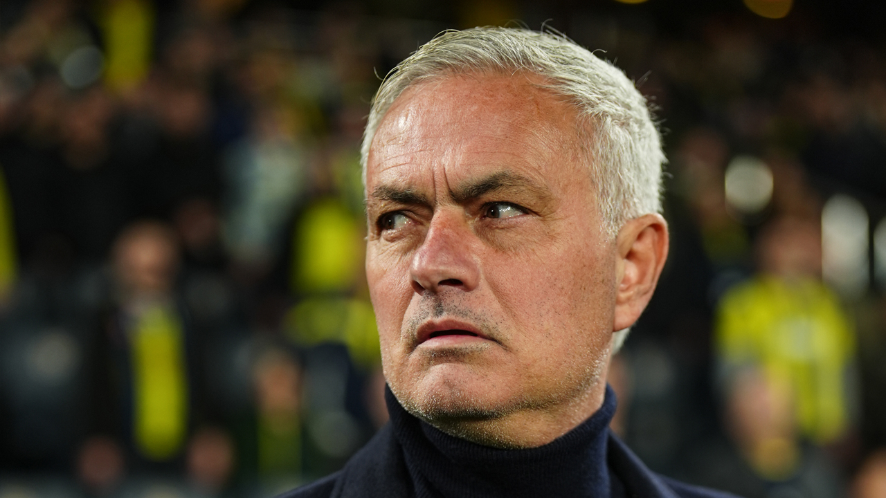 Foto - Eski futbolcu sandalyeye vura vura isyan etti: Herkes Mourinho sözlerini konuşuyor