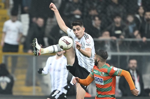 Foto - Eski Galatasaraylı Dolmabahçe'ye geliyor... 2024'ün ilk bombası mı? Samet Aybaba devrede...