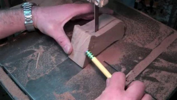 Foto - Eski gitarı çöpe atmadı! Bakın ne yaptı...