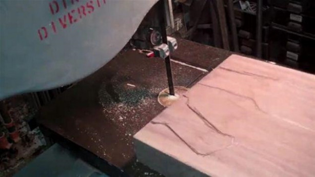 Foto - Eski gitarı çöpe atmadı! Bakın ne yaptı...