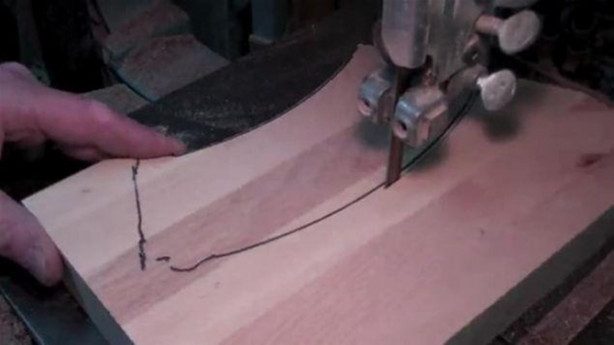 Foto - Eski gitarı çöpe atmadı! Bakın ne yaptı...