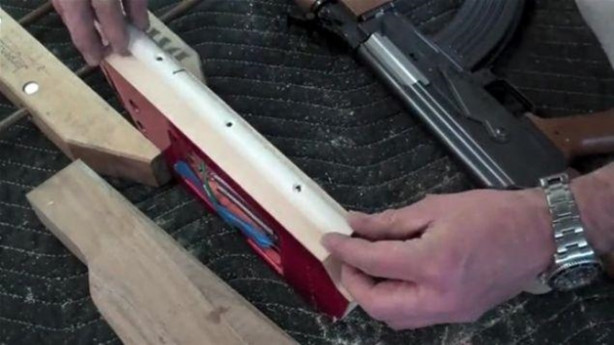 Foto - Eski gitarı çöpe atmadı! Bakın ne yaptı...