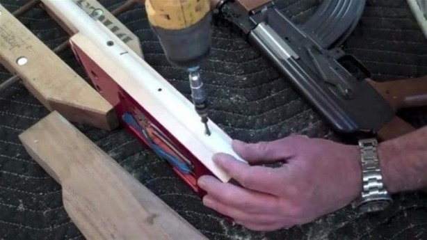 Foto - Eski gitarından bakın ne yaptı!