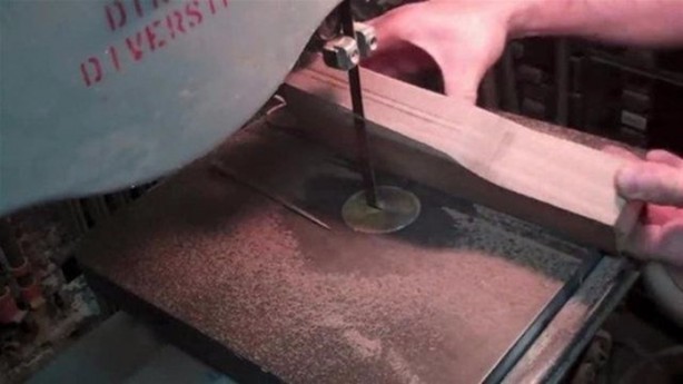 Foto - Eski gitarından bakın ne yaptı!