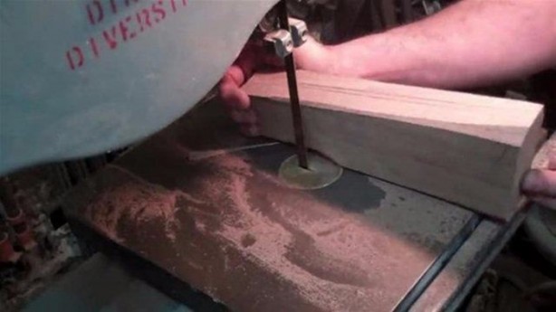 Foto - Eski gitarından bakın ne yaptı!