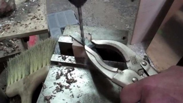 Foto - Eski gitarından bakın ne yaptı!