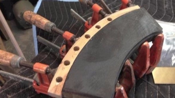 Foto - Eski gitarından bakın ne yaptı!