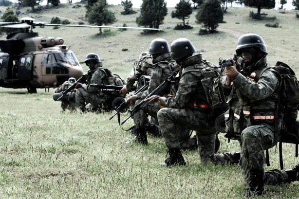 Foto - Eski komutan skandalı patlattı: O ülke Türk Silahlı Kuvvetleri'nin parola kitabını çaldı