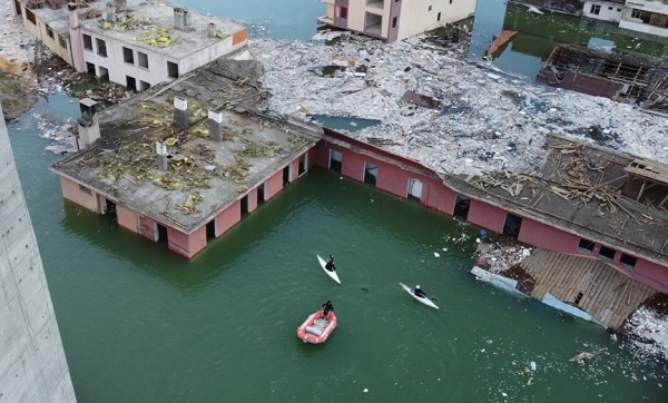 Eski mahallelerinde bu kez kürek çektiler! O ilçe sular altında kaldı