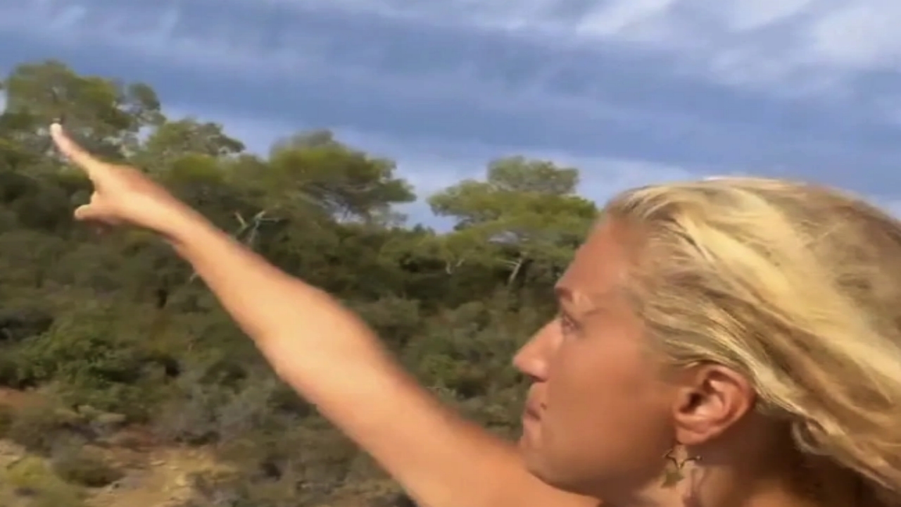 Foto - Eski manken Tuğba Özay’dan bir tuhaf çıkış: Biz vatanımızda bu püskürtmeleri istemiyoruz