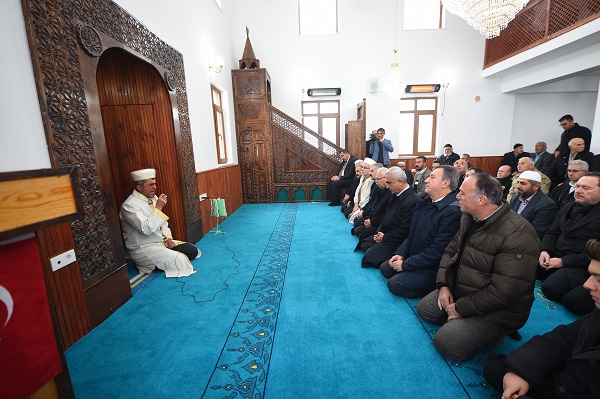 Foto - Eski muhtara ahde vefa