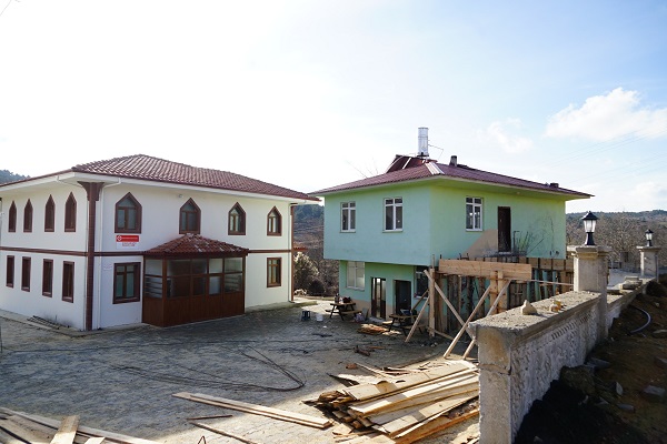 Foto - Eski muhtara ahde vefa