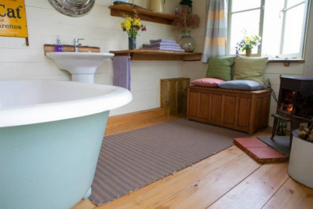 Foto - Eski otobüsü tatil evine dönüştürdü!