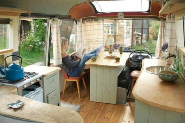 Foto - Eski otobüsü tatil evine dönüştürdü!