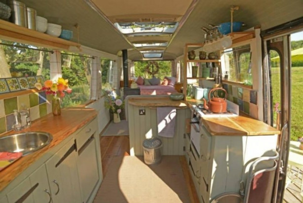 Foto - Eski otobüsü tatil evine dönüştürdü!