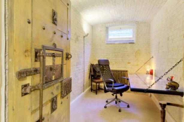 Foto - Eski polis karakolunu eve dönüştürdüler!