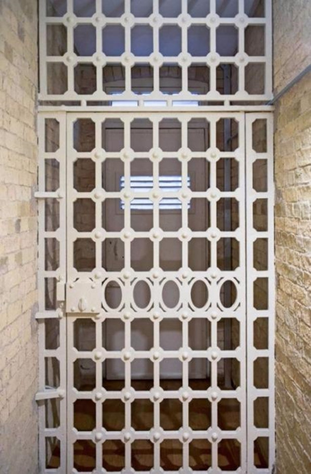 Foto - Eski polis karakolunu eve dönüştürdüler!