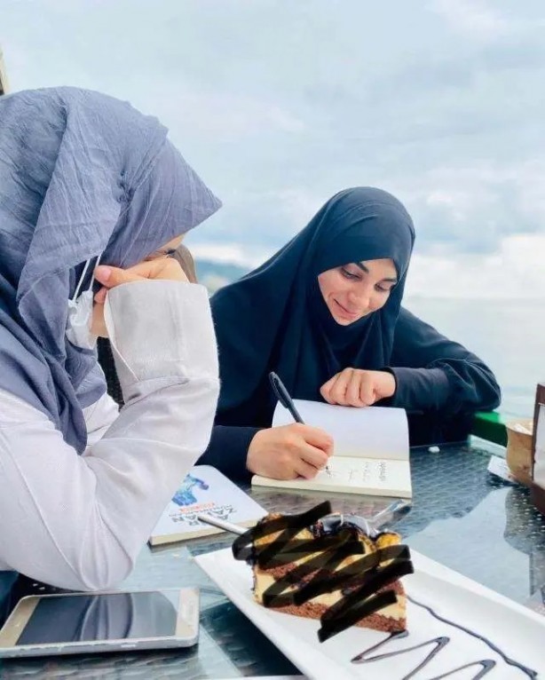 Foto - Eski Popstar yarışmacısı tesettüre girip ismini değiştirdi