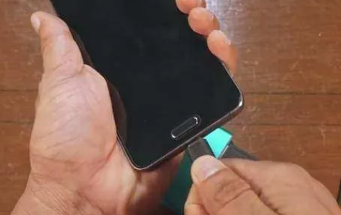 Foto - Eski telefonlarınızı sakın atmayın! Öyle bir şey geliştirildi ki, milyonlar meraklandı