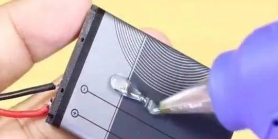 Foto - Eski telefonlarınızı sakın atmayın! Öyle bir şey geliştirildi ki, milyonlar meraklandı