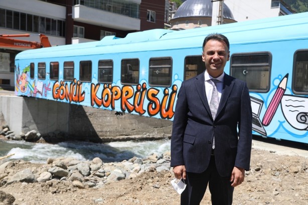 Foto - Eski vagondan yapılan köprü, Maçka Deresi üzerine yerleştirildi