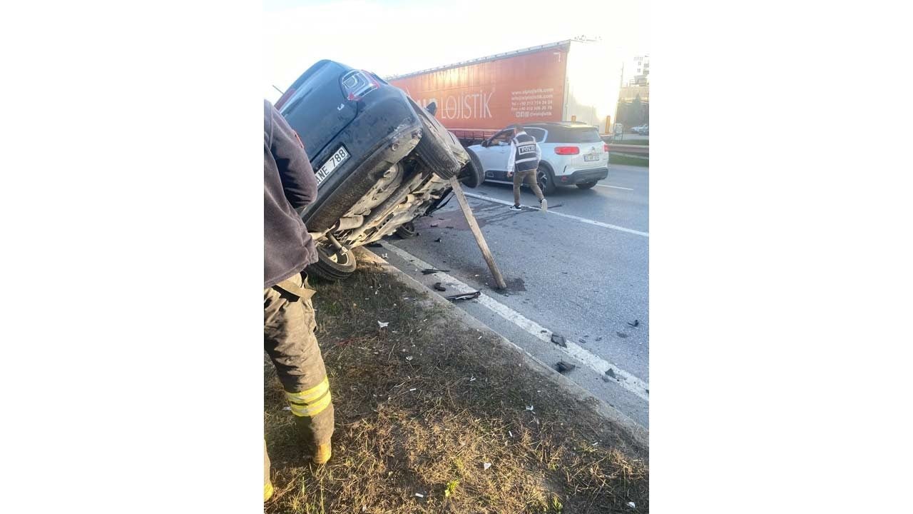 Foto - Eskişehir çevreyolunda feci kaza! Takla atan otomobilin altına konulan kazık dikkat çekti 