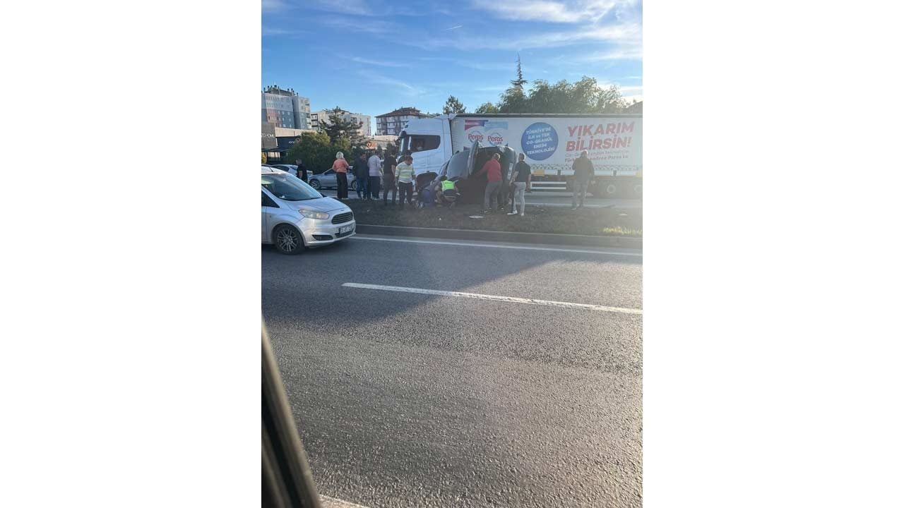 Foto - Eskişehir çevreyolunda feci kaza! Takla atan otomobilin altına konulan kazık dikkat çekti 