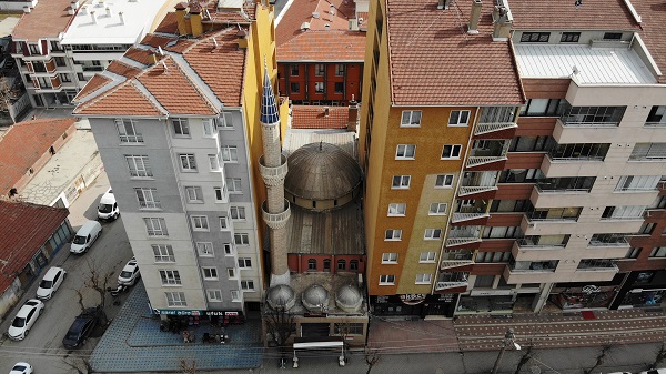 Eskişehir'de ilginç manzara | Bu camiyi kimse görmüyor!