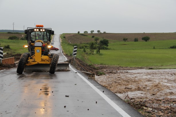 Foto - Eskişehir'de sel felaketi! Evler yıkıldı hayvanlar telef oldu
