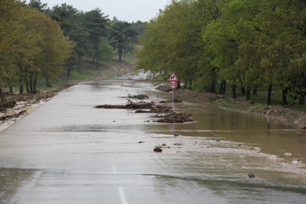 Foto - Eskişehir'de sel felaketi! Evler yıkıldı hayvanlar telef oldu