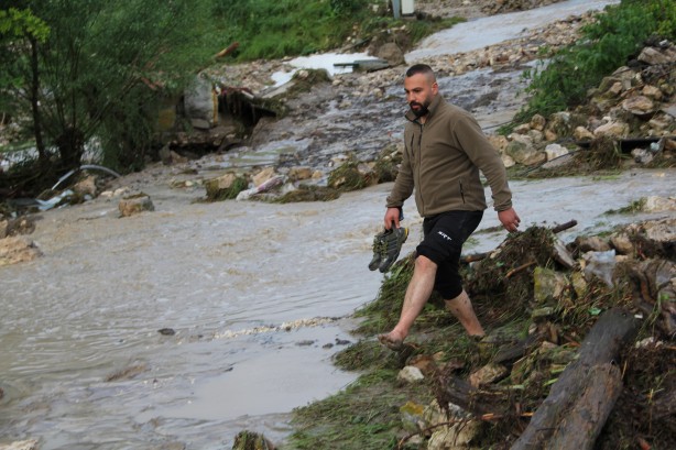 Foto - Eskişehir'de sel felaketi! Evler yıkıldı hayvanlar telef oldu