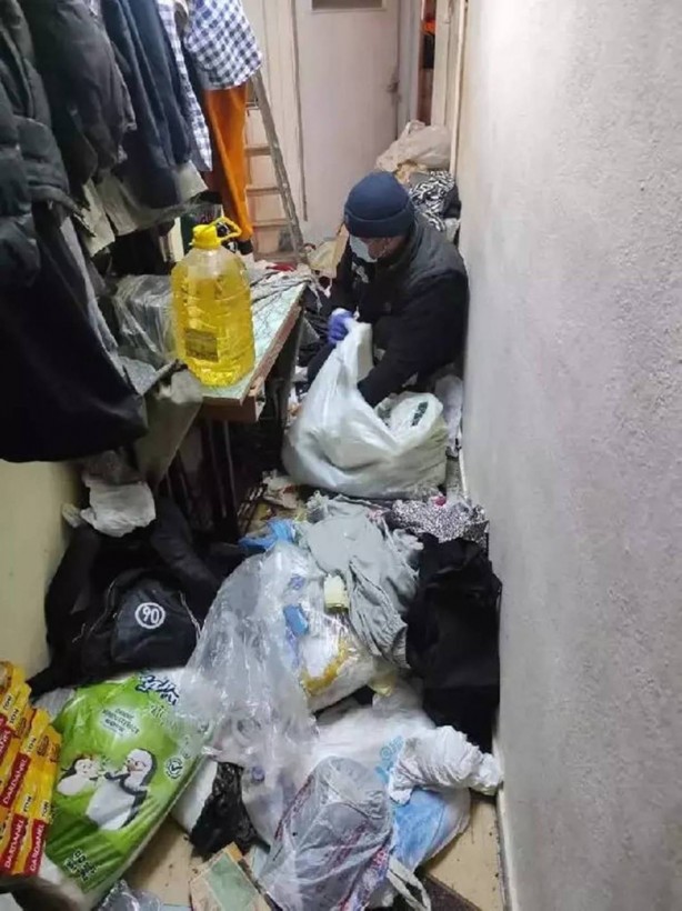 Foto - Eskişehir’de, şikayet üzerine apartman dairesine giden ekipler, şaşkınlıktan dondu kaldı! Bu rezaleti tarif edecek kelime yok! Anne ile oğlu…