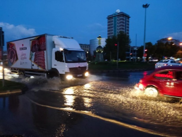Foto - Eskişehir'i sağanak yağış ve dolu vurdu!