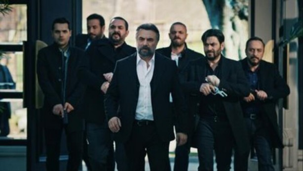 Eşkıya Dünyaya Hükümdar Olmaz'da olay karar! Görev Kurtlar Vadisi'nin mimarına teslim edildi