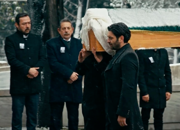 Foto - Eşkıya Dünyaya Hükümdar Olmaz ekibini yıkan haber!