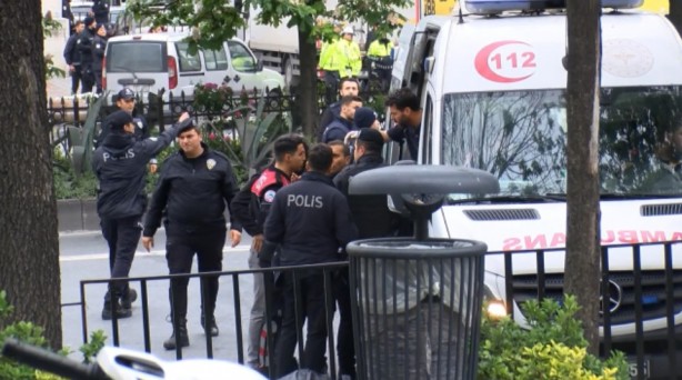 Foto - Eşkıyalar polise kaldırım taşıyla saldırdı!