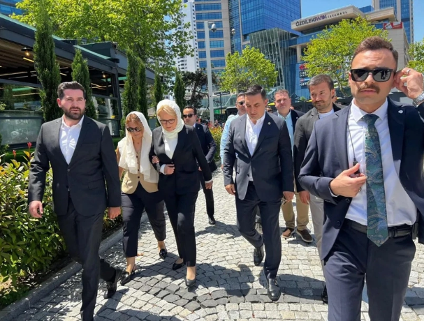 Foto - Esmer, kumral şimdi de sarışın Meral abla! İmaj değişikliği dense de sebebi başka