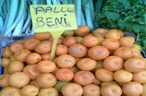 Foto - Esnaf eli değmiş güldüren yazılar