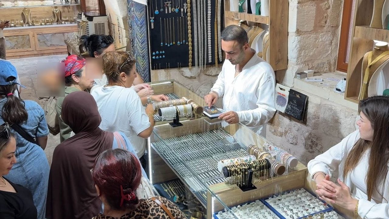 Esnaf ilgiden memnun! 3 bin yıllık sanat yeniden popüler oldu