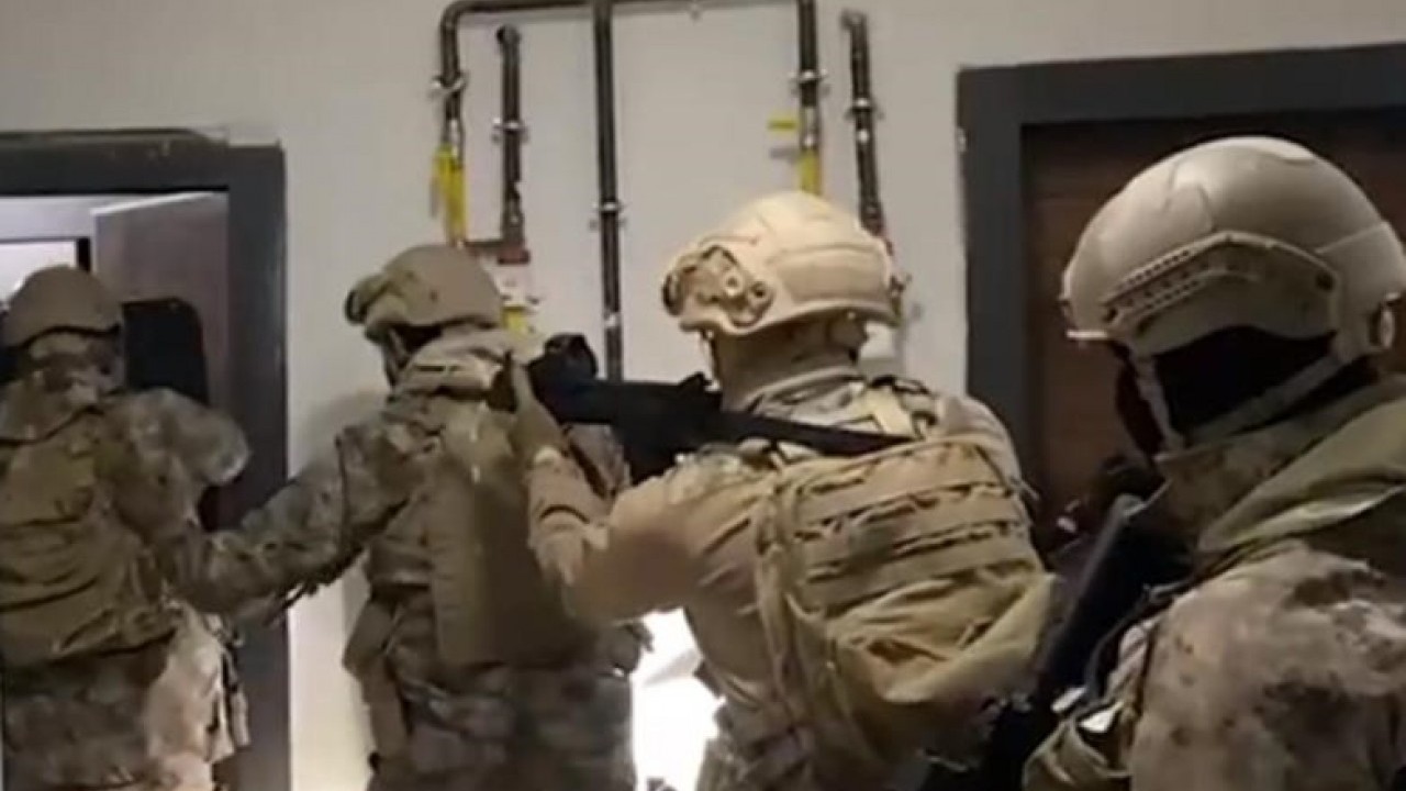 Esnafı haraca bağlayan çeteyi bu defa polis bağladı