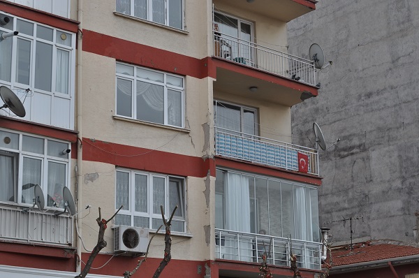 Foto - Esnafın yüreği ağzında! Deprem paniği o ilimizi de sardı