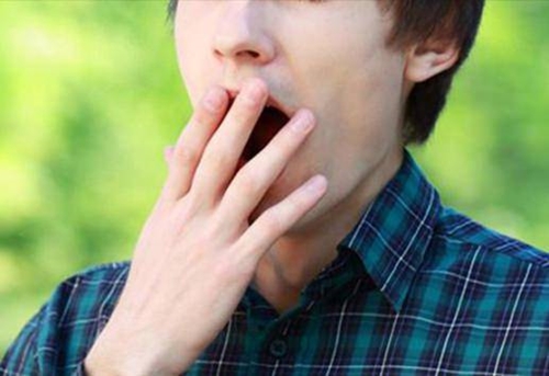 Foto - Esnemek bulaşıcı mı?