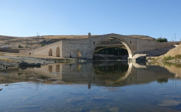 Eşsiz bir yapı: Malabadi köprüsü