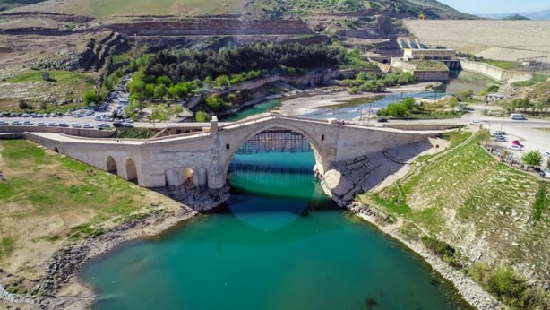 Foto - Eşsiz bir yapı: Malabadi köprüsü