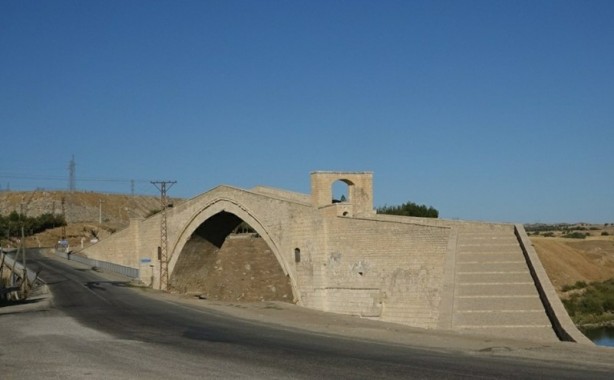 Foto - Eşsiz bir yapı: Malabadi köprüsü