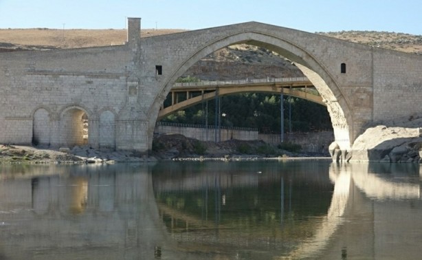 Foto - Eşsiz bir yapı: Malabadi köprüsü