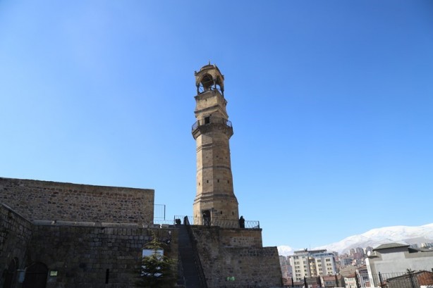 Foto - Benzersiz bir yapı: Niğde Saat Kulesi