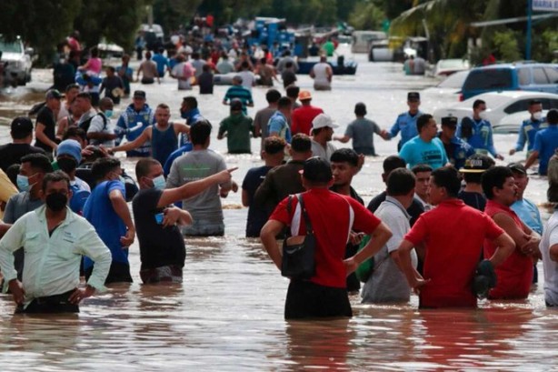 Foto - Eta Kasırgası Amerika'da çok sayıda ülkeyi vurdu! Florida'ya doğru ilerliyor